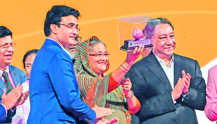 ইডেনে আকর্ষণের কেন্দ্রে প্রধানমন্ত্রী শেখ হাসিনা