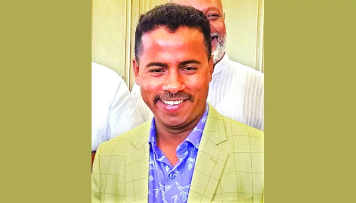 দাদা আকাশের দাদাগিরি