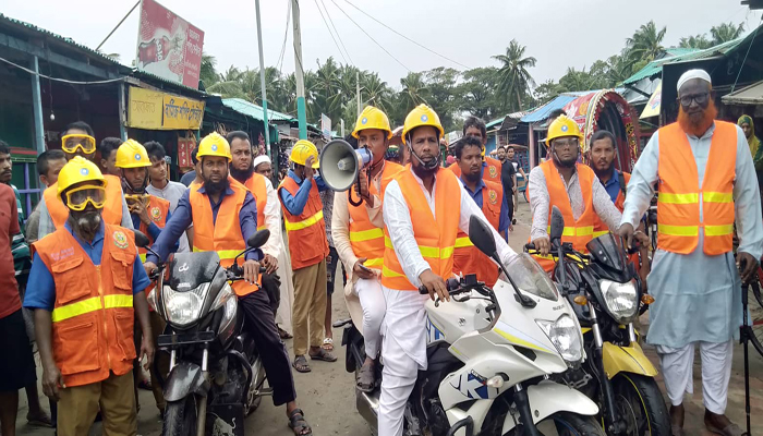 সেন্টমার্টিনে আটকা পড়া পর্যটকরা আতঙ্কে
