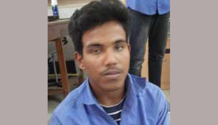 নকলে বাধা দেওয়ায় অধ্যক্ষ লাঞ্ছিত, শিক্ষার্থীকে পুলিশে দিল শিক্ষকরা
