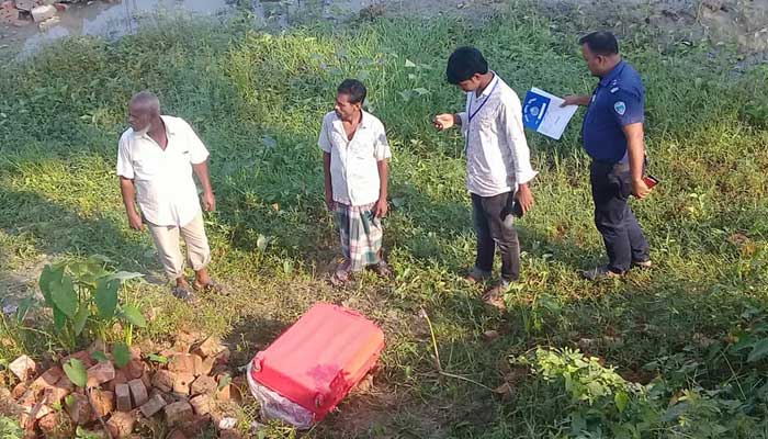 কুমিল্লায় ট্রলি ব্যাগে মিললো কিশোরীর মরদেহ