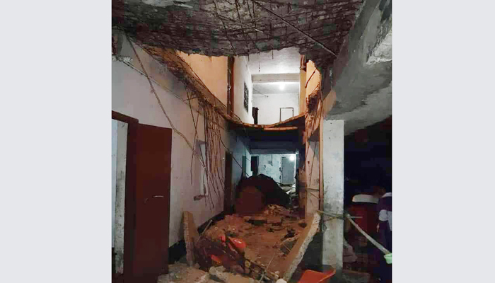 চাঁদপুরে এতিমখানার ভবনের করিডোর ধসে আহত ৪০