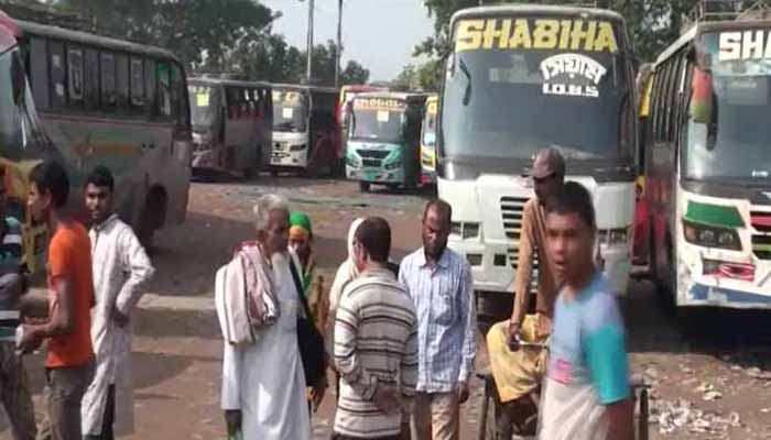 সাতক্ষীরায় চতুর্থ দিনের মতো বাস ধর্মঘট