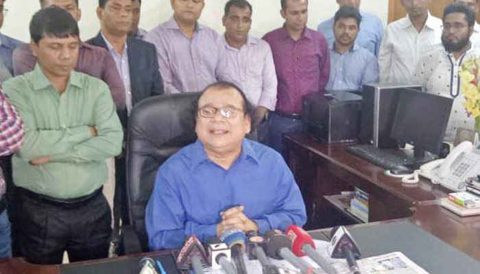 বরিশাল বিশ্ববিদ্যালয়ে উপাচার্য হিসেবে যোগ দিলেন অধ্যাপক ছাদেকুল