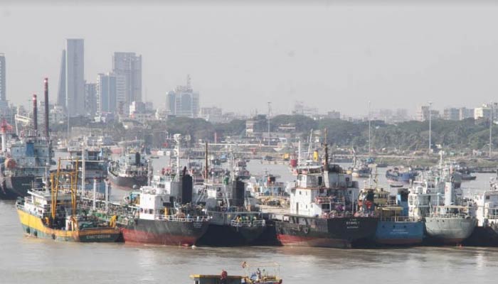হঠাৎ শুরু হওয়া নৌযান ধর্মঘট প্রত্যাহার, লঞ্চ চলাচল শুরু