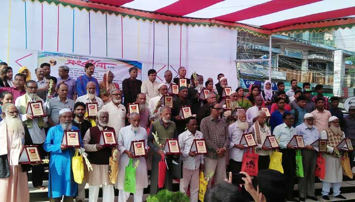 সুহৃদ সমাবেশের উদ্যোগে গাইবান্ধায় মুক্তিযোদ্ধা সংবর্ধনা