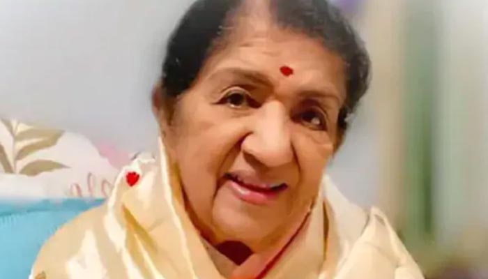 লতা মঙ্গেশকরের শারীরিক অবস্থা আগের চেয়ে ভালো