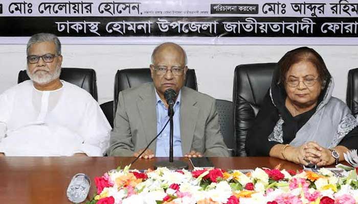 দেশ রক্ষা করতে হলে সরকারের পতন ঘটাতে হবে: মোশাররফ