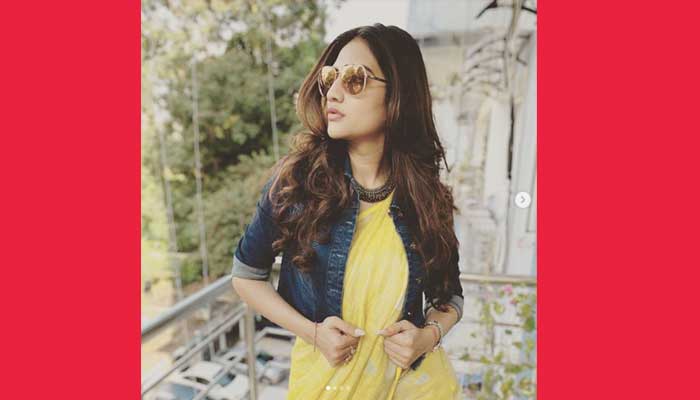 এবার পোষাক নিয়ে ট্রলের শিকার নুসরাত
