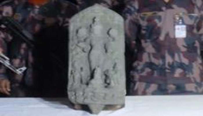 নওগাঁয় ২০ লাখ টাকা মূল্যের কষ্টিপাথরের মূর্তি উদ্ধার