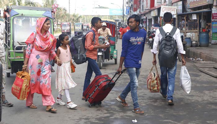 উত্তরের  বেশিরভাগ রুটে চলছে না বাস