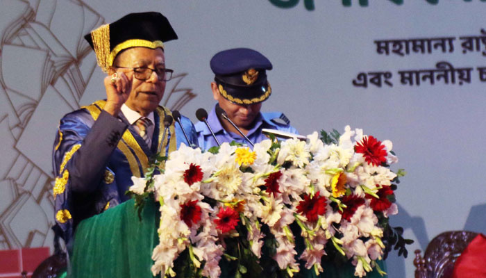 পদ-পদবির লোভে লবিংয়ে ব্যস্ত বিশ্ববিদ্যালয় শিক্ষকরা: রাষ্ট্রপতি