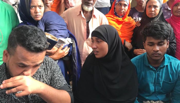একসঙ্গে বাবা-মায়ের লাশ দেখে বাকরুদ্ধ সবুজ