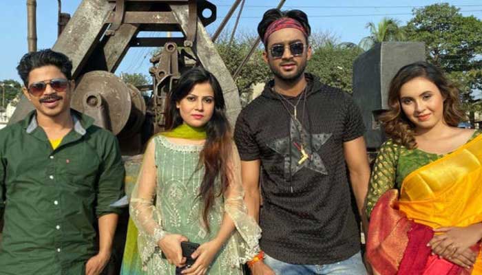 চন্দনের ওস্তাদে রোশানের সঙ্গে নতুন দুই নায়িকা