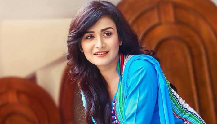 ‘আমাকে সিগারেটও খেতে হয়েছে’ ‘আমাকে সিগারেটও খেতে হয়েছে’