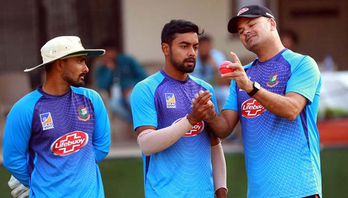 বাংলাদেশকে দিবা-রাত্রির টেস্টের প্রস্তাব পাকিস্তানের