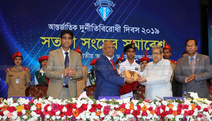 অবৈধ সম্পদ ভোগের সুযোগ দেওয়া হবে না: দুদক চেয়ারম্যান