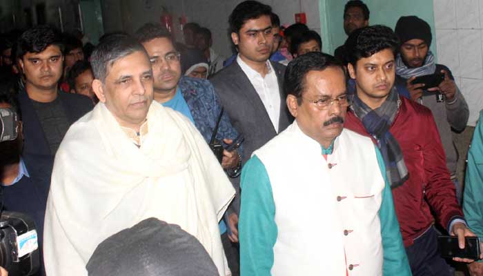 ভিপি নুরকে দেখতে ঢামেকে আ'লীগ নেতারা