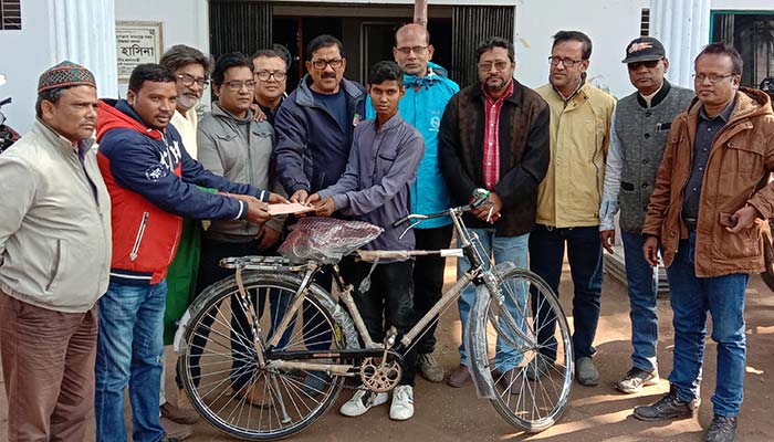 বাধা ডিঙ্গিয়ে স্বপ্ন পূরণের পথে লাপল কড়া