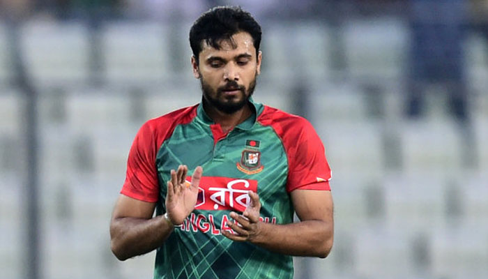 ঢাকা প্লাটুনের অধিনায়ক মাশরাফি