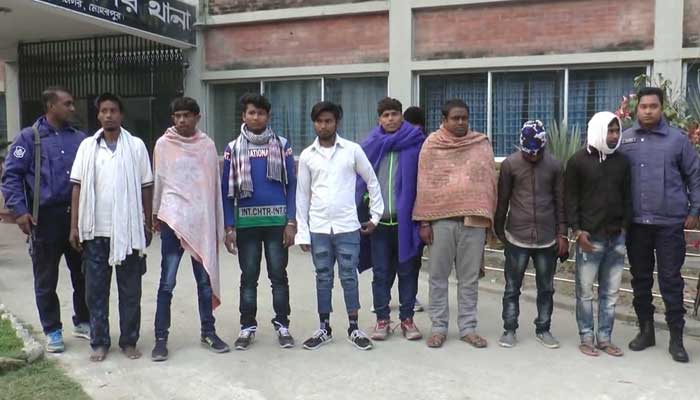 মেহেরপুরে বিএসএফের ফেরত পাঠানো ৮ বাংলাদেশি আটক