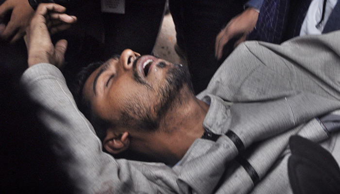 নুরের ওপর হামলার ঘটনায় মামলা করছে পুলিশ