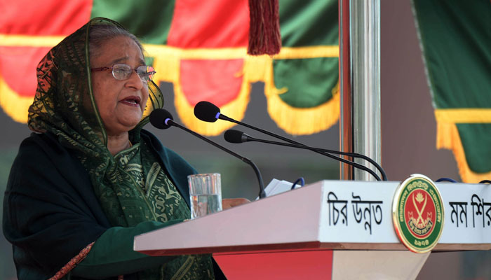 সেনাবাহিনীকে প্রযুক্তিগতভাবে সুসজ্জিত করতে কাজ করছে সরকার: প্রধানমন্ত্রী