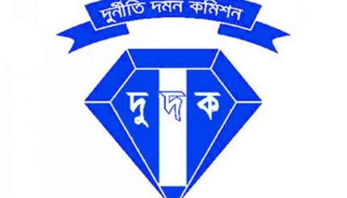 ঘুষের টাকাসহ সিভিল এভিয়েশন কর্মকর্তা গ্রেপ্তার