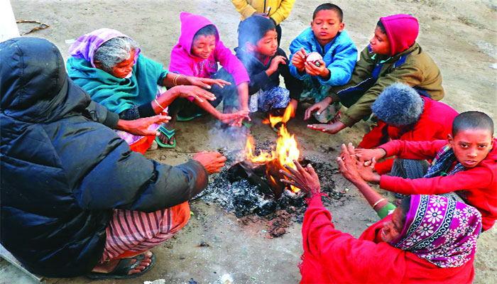 আগুন পোহাতে গিয়ে পুড়ে নারীর মৃত্যু