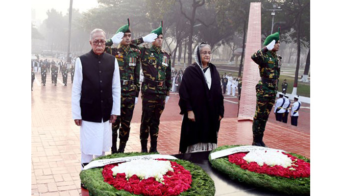 শহীদ বুদ্ধিজীবীদের প্রতি রাষ্ট্রপতি ও প্রধানমন্ত্রীর শ্রদ্ধা