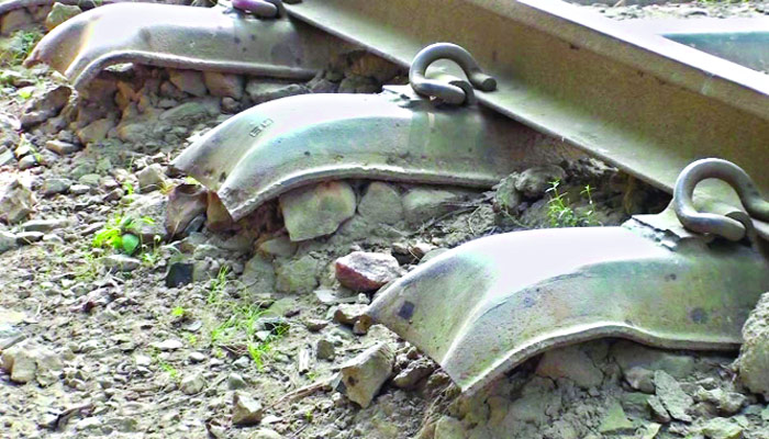 বেহাল ১৩২ কি.মি. রেলপথ দুই মাসে পাঁচ দুর্ঘটনা