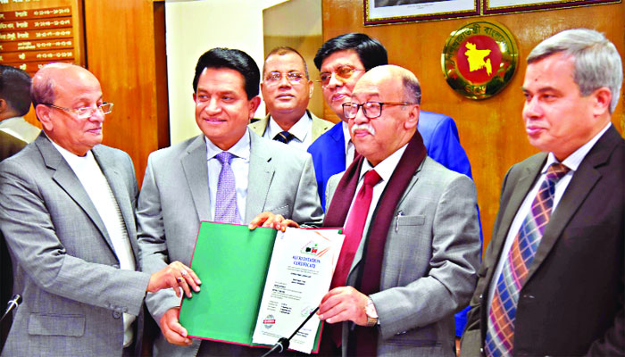 ক্রিয়েটিভ ওয়াশসহ ৮ প্রতিষ্ঠান পেল অ্যাক্রেডিটেশন সনদ