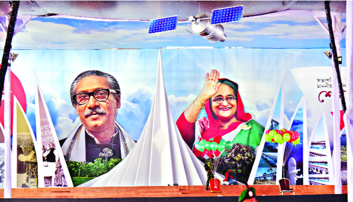 কী চমকের অপেক্ষা