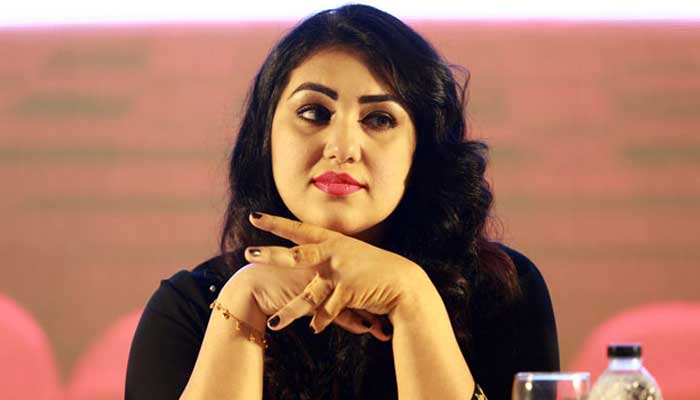 সিনেমায় নেই, অপু মনোযোগ দিলেন ব্যবসায়