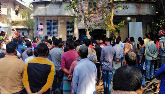 বরিশালে একই পরিবারের ৩ জনের মরদেহ উদ্ধার