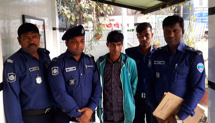 ৪৮ ঘণ্টায় কুমিল্লায় কাভার্ডভ্যান চালক হত্যার রহস্য উম্মোচন
