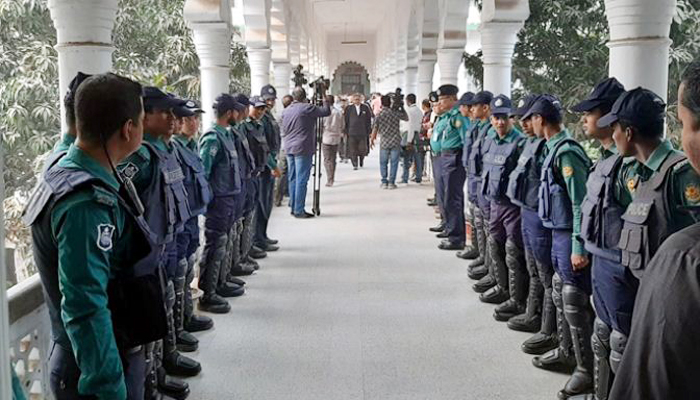 খালেদার শুনানিতে দুই পক্ষে ৩০ জন করে আইনজীবী