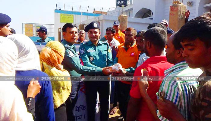 বিনা লাভেই পেঁয়াজ বিক্রি করছেন পুলিশ কর্তাদের স্ত্রীরা