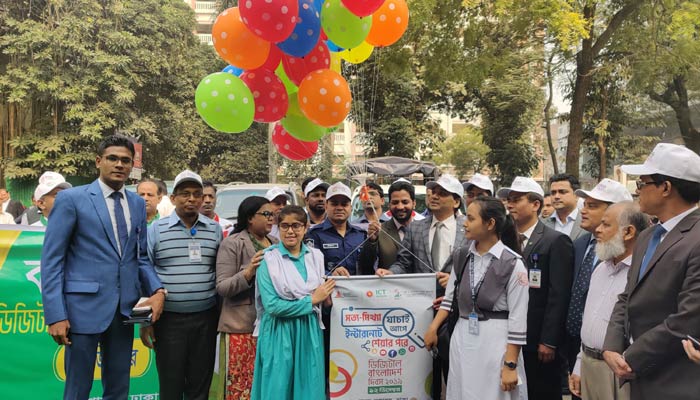 কিছু শেয়ার করার আগে সত্য মিথ্যা যাচাই করুন: ঢাকা জেলা প্রশাসক