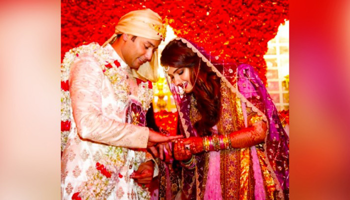 বর আজহারউদ্দিনের ছেলে, কনে সানিয়া মির্জার বোন