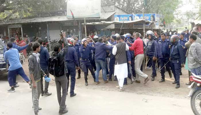 ঈশ্বরদীতে আ'লীগের দু'পক্ষে সংঘর্ষ, আহত ২৫