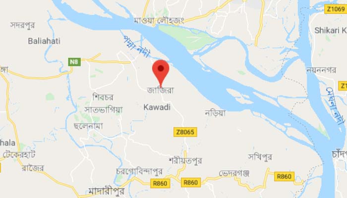 ধর্ষণ মামলা তুলে না নেওয়ায় বোমা হামলার অভিযোগ