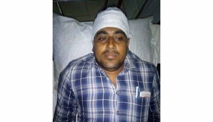 শৈলকুপায় সাংবাদিককে কুপিয়ে জখম