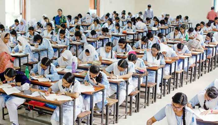 পাসের হারে এগিয়ে বরিশাল, পিছিয়ে ঢাকা