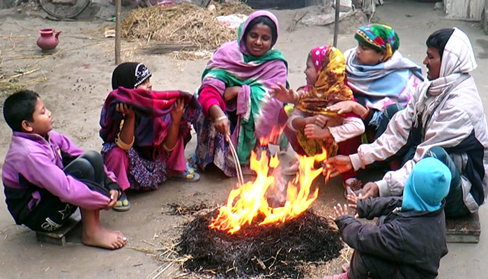 কুড়িগ্রামে বিপর্যস্ত জনজীবন, তাপমাত্রা ৯.৮ ডিগ্রি
