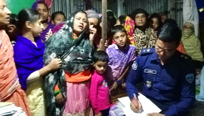 লক্ষ্মীপুরে পিকআপ চাপায় শিশু নিহত