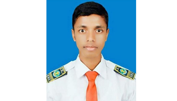 অর্থাভাবে বিশ্ববিদ্যালয়ে ভর্তি অনিশ্চিত নুর আলমের