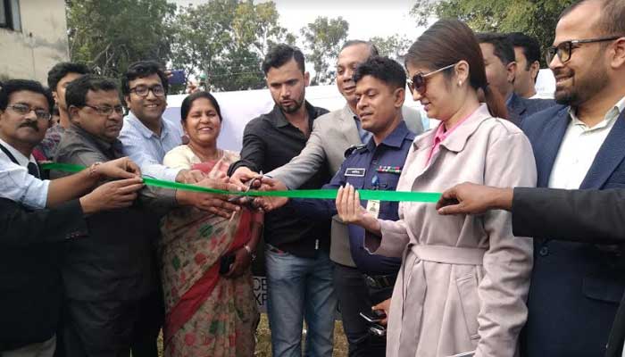নড়াইলে ফিটনেস সেন্টারের ভিত্তিপ্রস্তর স্থাপন করলেন মাশরাফি