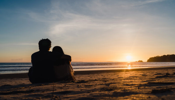 মধুচন্দ্রিমায় যেতে পারেন যেসব জায়গায়