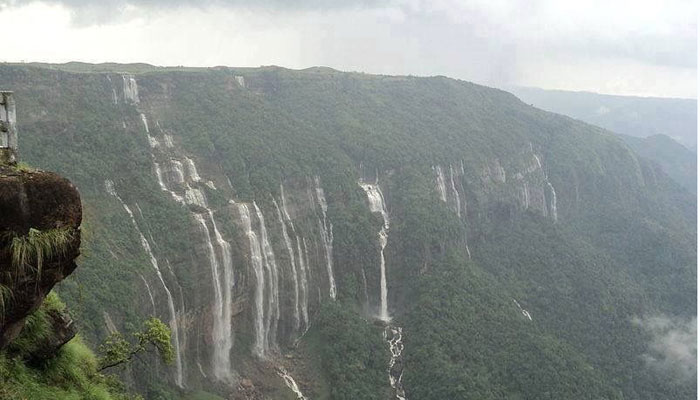 সেভেন সিস্টারস জলপ্রপাত